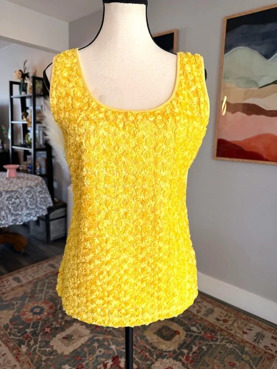 Yellow Rosette Floral Texture Tank Top - Picture 2 of 11